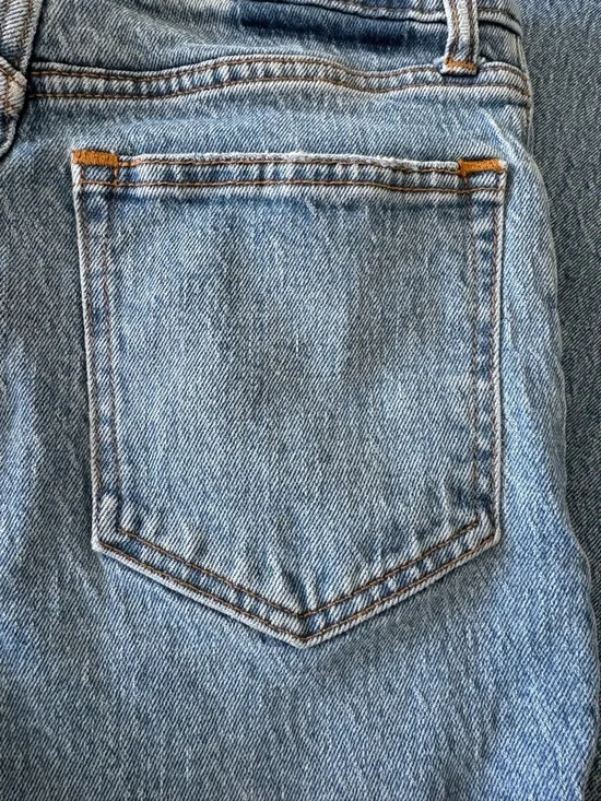 Abercrombie & Fitch Distressed 90s Relaxed Jean High Rise - Picture 5 of 8